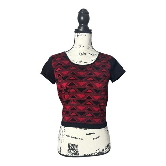 t/o sweaters SZ M short sleeve black and red geometric sweater knit top - Picture 1 of 5